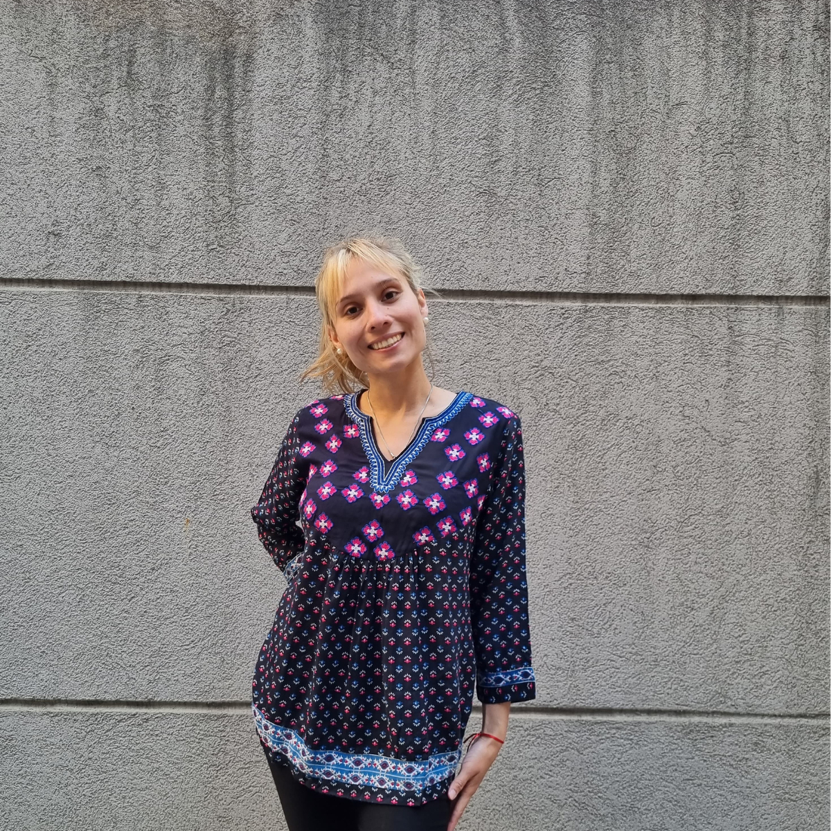 Blusa Tatienne Estampada Importada - Imagen 2