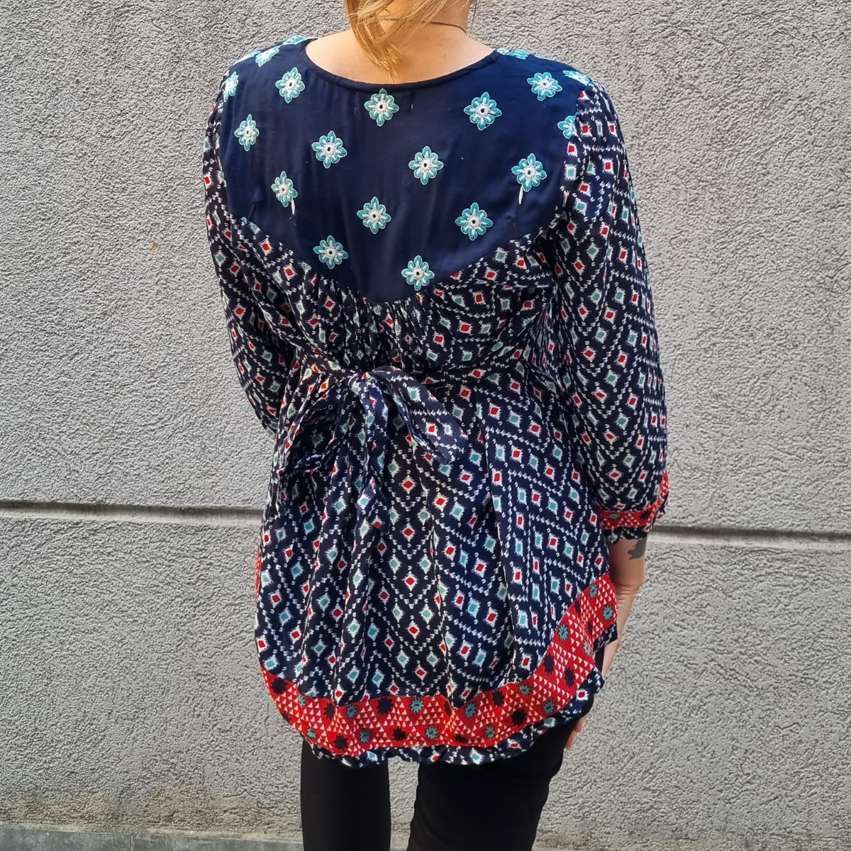 Blusa Tatienne Estampada Importada - Imagen 11